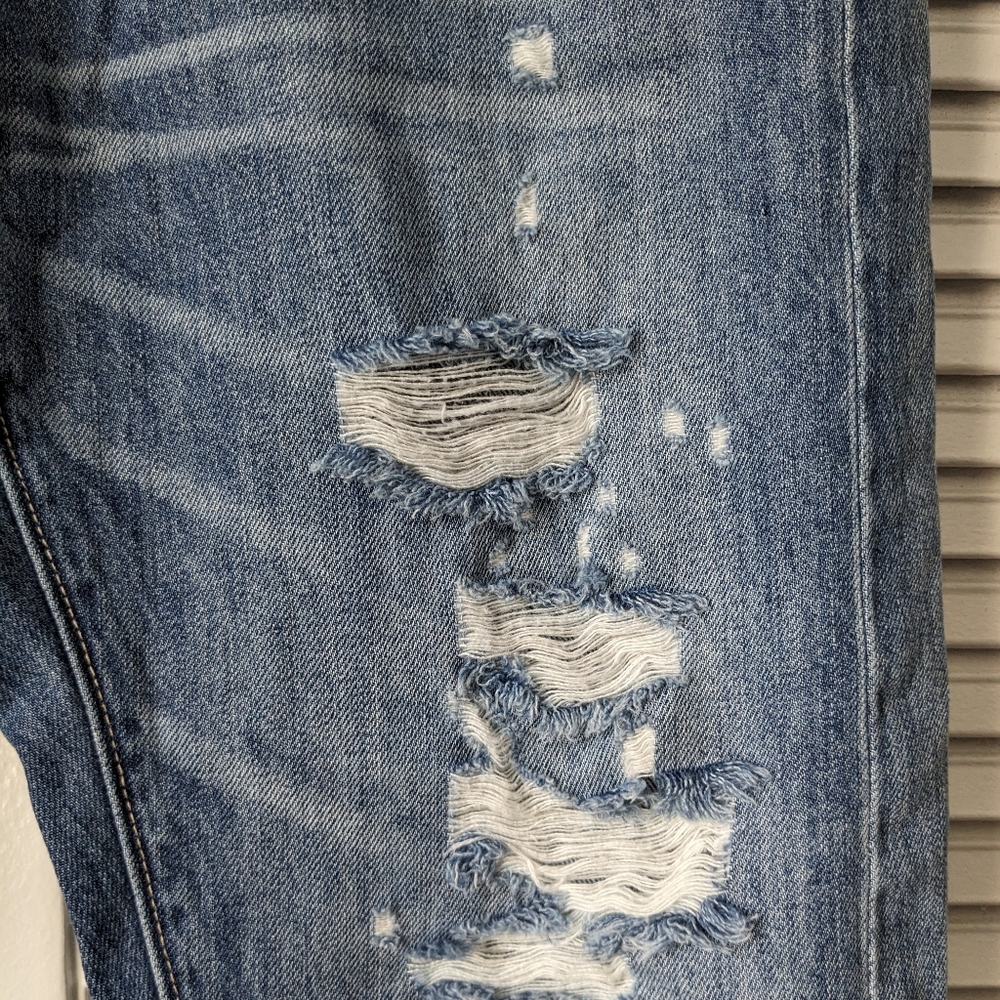 LUCKY BRAND 🍀 distressed jeans - Picture 3 of 6